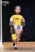 巴黎时装周儿童单元深圳站代言人伊朵，精彩演绎儿童时装
