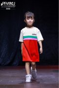 巴黎时装周儿童单元深圳站代言人石雨薇，可爱演绎儿童时尚